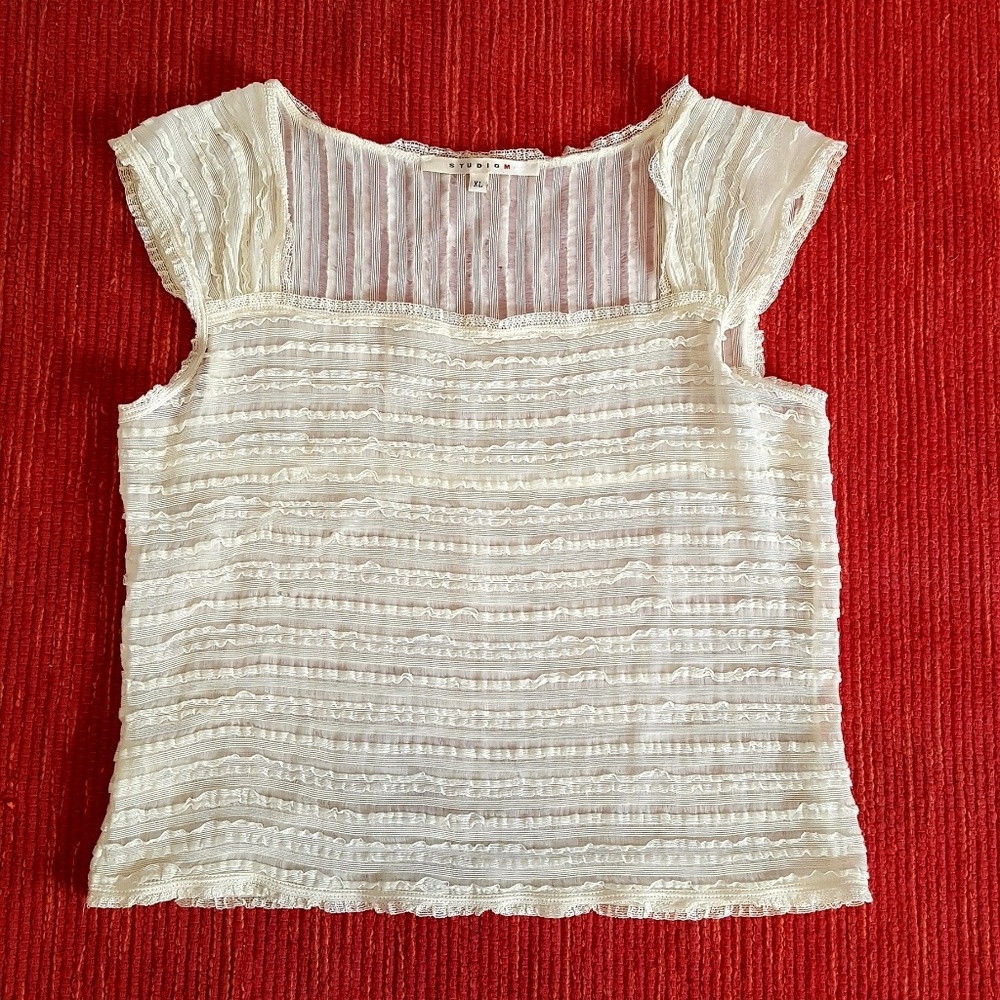 STUDIO M Sheer ruffled top - Picture 2 of 5